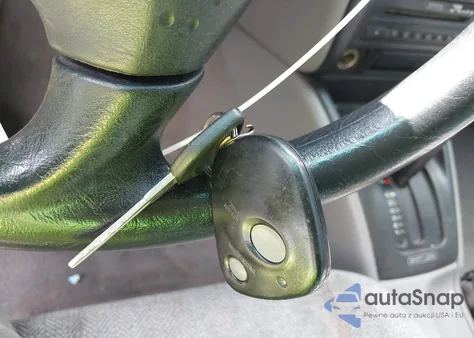 2001 Subaru Forester L из США, поврежденный, VIN JF1SF63531H734724